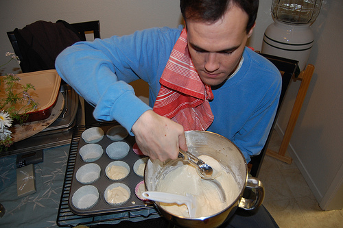 tyler dishes out the cupcakes